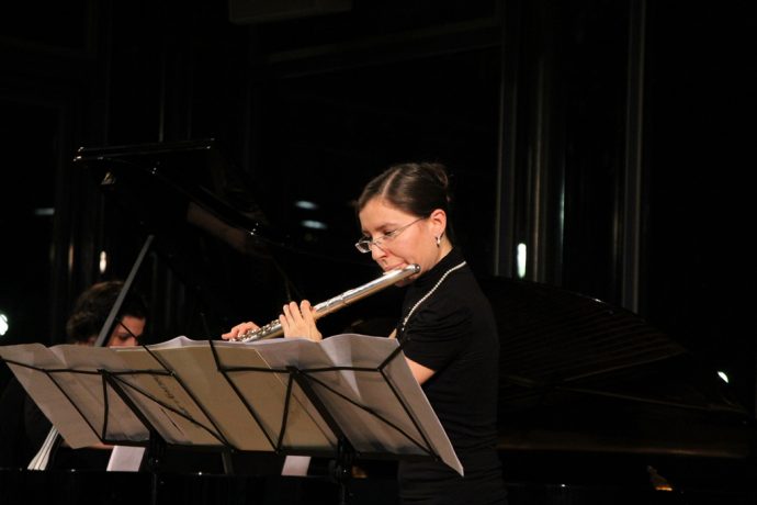 L’Ensemble Vertebrae, avec Olivia Abreu à la flûte et Anna Paolina Hasslacher au piano