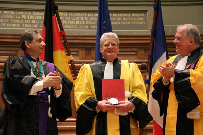 Gilles Pécout, Joachim Gauck et Barthélémy Jobert lors de la cérémonie du Doctorat Honoris Causa du Président allemand