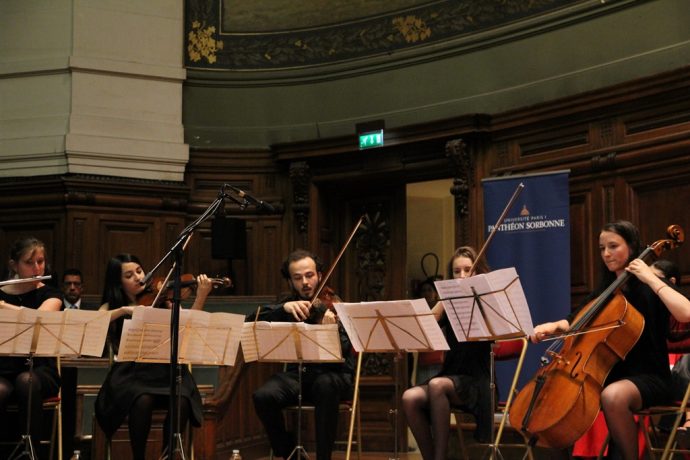 Doctorat Honoris Causa de Juan Manuel Santos : les musiciens de l’Orchestre et Chœur des Universités de Paris (OCUP) assurent le prologue musical.