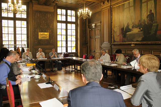Réunion de répartition du solde des revenus 2014, tenue le 16 avril 2015 sous la présidence de Marie-Laure Coquelet, vice-chancelier des universités de Paris.
