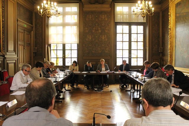 Réunion de répartition du solde des revenus 2014, tenue le 16 avril 2015 sous la présidence de Marie-Laure Coquelet, Vice-Chancelier des universités de Paris.