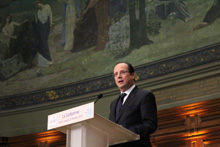 François Hollande préside la séance inaugurale en Sorbonne du colloque « Faire des choix ? Les fonctionnaires dans l’Europe des dictatures 1933 – 1948 »