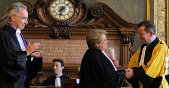 Michelle Bachelet reçoit ses insignes de Docteur Honoris Causa en Sorbonne