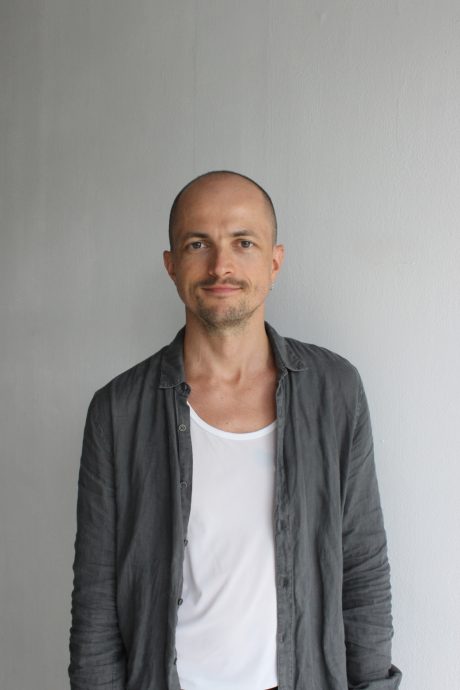 Mykola Mudryk - Teslyuk, artiste-plasticien lauréat du prix artistique Fénéon 2022.