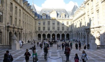 La Cour d'Honneur de la Sorbonne lors des Journées européennes du patrimoine.